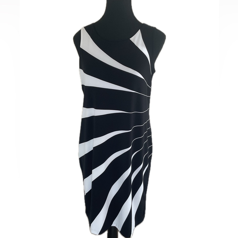 TANJAY Black & White Sleeves Figure Flattering Dress.
